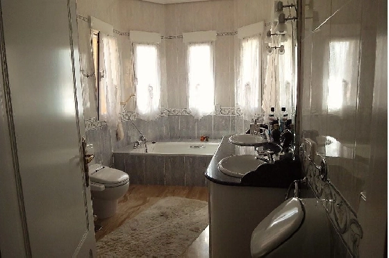 Villa in Altea zu verkaufen, Zona de estar 688 m², Zustand gepflegt, + Zentralheizung, Klimaanlage, Terreno 16250 m², 5 Schlafzimmer, 3 Badezimmer, Pool, ref.: GB-4617-MJ-15