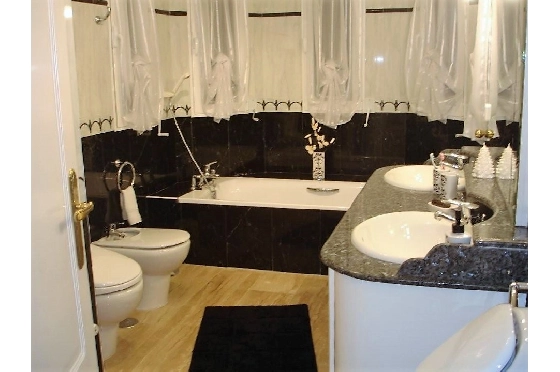 Villa in Altea zu verkaufen, Zona de estar 688 m², Zustand gepflegt, + Zentralheizung, Klimaanlage, Terreno 16250 m², 5 Schlafzimmer, 3 Badezimmer, Pool, ref.: GB-4617-MJ-16