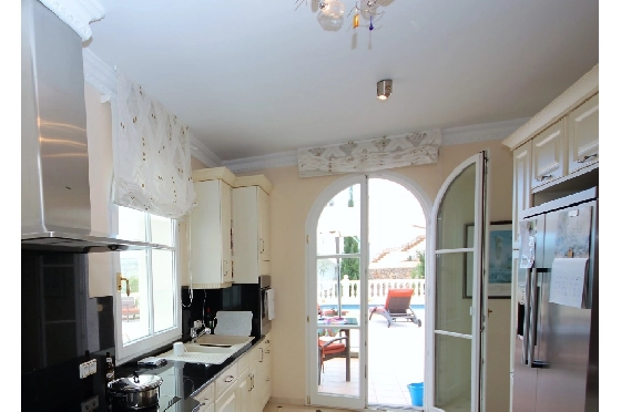 Villa in Denia-La Sella zu verkaufen, Zona de estar 425 m², Baujahr 2006, Zustand neuwertig, + Fussbodenheizung, Klimaanlage, Terreno 1300 m², 5 Schlafzimmer, 4 Badezimmer, Pool, ref.: MJ-0618-12