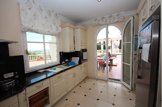Villa in Denia-La Sella zu verkaufen, Zona de estar 425 m², Baujahr 2006, Zustand neuwertig, + Fussbodenheizung, Klimaanlage, Terreno 1300 m², 5 Schlafzimmer, 4 Badezimmer, Pool, ref.: MJ-0618-21