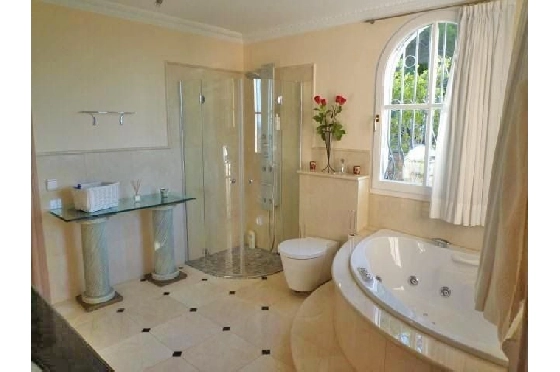 Villa in Denia-La Sella zu verkaufen, Zona de estar 425 m², Baujahr 2006, Zustand neuwertig, + Fussbodenheizung, Klimaanlage, Terreno 1300 m², 5 Schlafzimmer, 4 Badezimmer, Pool, ref.: MJ-0618-22