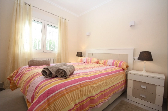 Villa in Els Poblets(Ptda. Barranquets) zur Ferienvermietung, Zona de estar 114 m², Baujahr 1986, Zustand gepflegt, + Zentralheizung, Klimaanlage, Terreno 510 m², 3 Schlafzimmer, 2 Badezimmer, Pool, ref.: T-1118-14