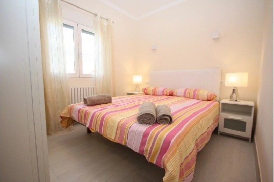 Villa in Els Poblets(Ptda. Barranquets) zur Ferienvermietung, Zona de estar 114 m², Baujahr 1986, Zustand gepflegt, + Zentralheizung, Klimaanlage, Terreno 510 m², 3 Schlafzimmer, 2 Badezimmer, Pool, ref.: T-1118-15
