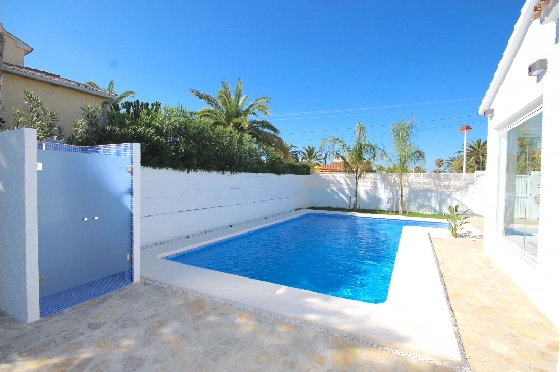 Villa in Els Poblets(Ptda. Barranquets) zur Ferienvermietung, Zona de estar 114 m², Baujahr 1986, Zustand gepflegt, + Zentralheizung, Klimaanlage, Terreno 510 m², 3 Schlafzimmer, 2 Badezimmer, Pool, ref.: T-1118-2