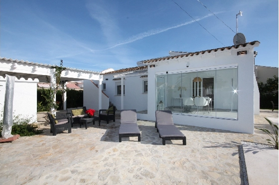 Villa in Els Poblets(Ptda. Barranquets) zur Ferienvermietung, Zona de estar 114 m², Baujahr 1986, Zustand gepflegt, + Zentralheizung, Klimaanlage, Terreno 510 m², 3 Schlafzimmer, 2 Badezimmer, Pool, ref.: T-1118-3