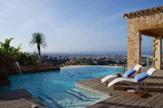 Villa in Denia zu verkaufen, Zona de estar 240 m², Baujahr 2010, Zustand neuwertig, + Zentralheizung, Klimaanlage, Terreno 1000 m², 6 Schlafzimmer, 3 Badezimmer, Pool, ref.: SC-L0920-1