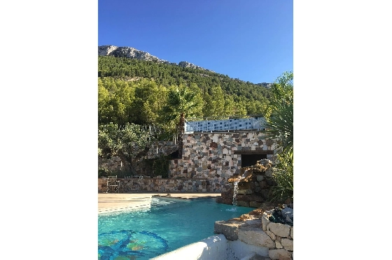 Villa in Denia zu verkaufen, Zona de estar 240 m², Baujahr 2010, Zustand neuwertig, + Zentralheizung, Klimaanlage, Terreno 1000 m², 6 Schlafzimmer, 3 Badezimmer, Pool, ref.: SC-L0920-13