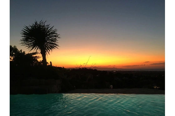 Villa in Denia zu verkaufen, Zona de estar 240 m², Baujahr 2010, Zustand neuwertig, + Zentralheizung, Klimaanlage, Terreno 1000 m², 6 Schlafzimmer, 3 Badezimmer, Pool, ref.: SC-L0920-20