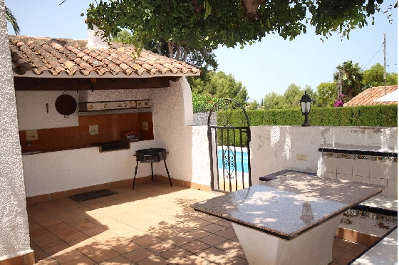 Villa in Denia zur Ferienvermietung, Zona de estar 117 m², Baujahr 1974, Zustand gepflegt, + Zentralheizung, Klimaanlage, Terreno 680 m², 3 Schlafzimmer, 2 Badezimmer, Pool, ref.: T-0615-4