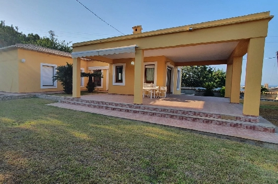 Herrenhaus in Oliva zu verkaufen, Zona de estar 210 m², Baujahr 1995, Zustand gepflegt, + Ofen, Terreno 849 m², 4 Schlafzimmer, 3 Badezimmer, Pool, ref.: RA-0921-1
