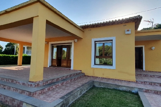 Herrenhaus in Oliva zu verkaufen, Zona de estar 210 m², Baujahr 1995, Zustand gepflegt, + Ofen, Terreno 849 m², 4 Schlafzimmer, 3 Badezimmer, Pool, ref.: RA-0921-5