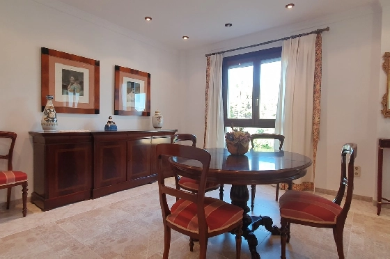 Herrenhaus in Oliva zu verkaufen, Zona de estar 210 m², Baujahr 1995, Zustand gepflegt, + Ofen, Terreno 849 m², 4 Schlafzimmer, 3 Badezimmer, Pool, ref.: RA-0921-7