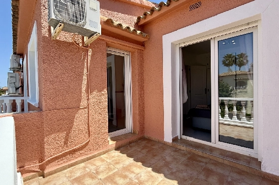 Reihenhaus in Els Poblets(Barranquets) zur Ferienvermietung, Zona de estar 104 m², Baujahr 1999, Zustand neuwertig, + KLIMA, Klimaanlage, Terreno 150 m², 3 Schlafzimmer, 2 Badezimmer, Pool, ref.: T-0621-15