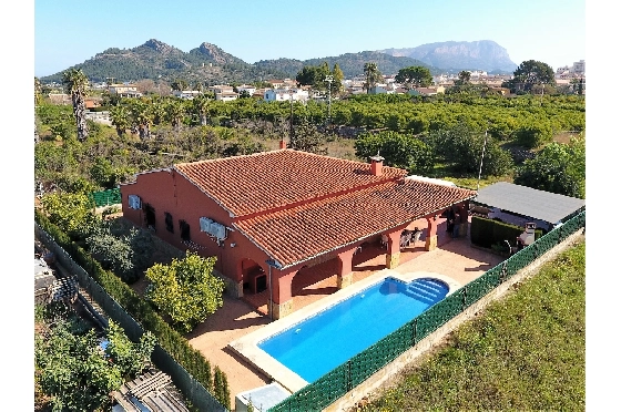 Finca in Pedreguer(Campo) zu verkaufen, Zona de estar 150 m², Baujahr 1980, Zustand gepflegt, Klimaanlage, Terreno 700 m², 4 Schlafzimmer, 2 Badezimmer, Pool, ref.: GC-0322-1