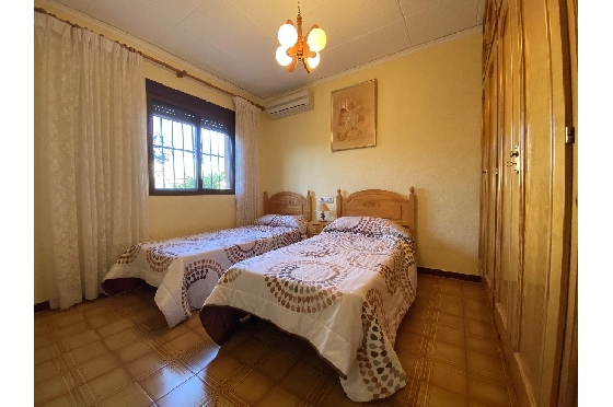 Finca in Pedreguer(Campo) zu verkaufen, Zona de estar 150 m², Baujahr 1980, Zustand gepflegt, Klimaanlage, Terreno 700 m², 4 Schlafzimmer, 2 Badezimmer, Pool, ref.: GC-0322-15