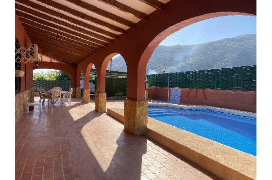 Finca in Pedreguer(Campo) zu verkaufen, Zona de estar 150 m², Baujahr 1980, Zustand gepflegt, Klimaanlage, Terreno 700 m², 4 Schlafzimmer, 2 Badezimmer, Pool, ref.: GC-0322-20