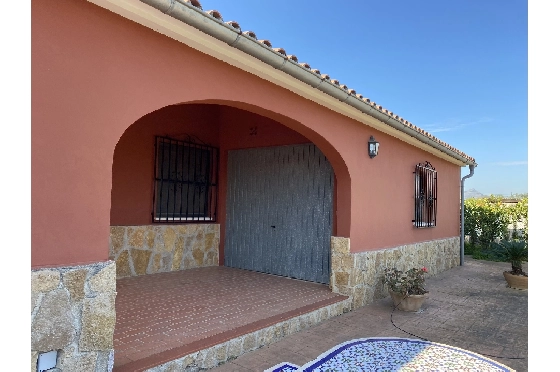 Finca in Pedreguer(Campo) zu verkaufen, Zona de estar 150 m², Baujahr 1980, Zustand gepflegt, Klimaanlage, Terreno 700 m², 4 Schlafzimmer, 2 Badezimmer, Pool, ref.: GC-0322-23