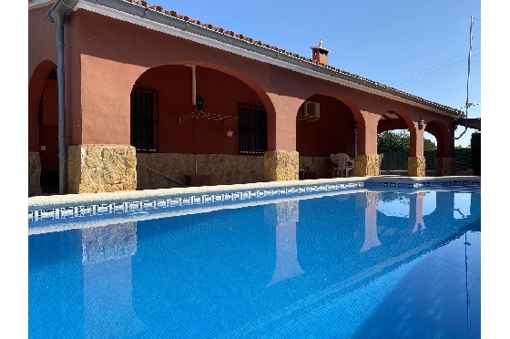 Finca in Pedreguer(Campo) zu verkaufen, Zona de estar 150 m², Baujahr 1980, Zustand gepflegt, Klimaanlage, Terreno 700 m², 4 Schlafzimmer, 2 Badezimmer, Pool, ref.: GC-0322-5