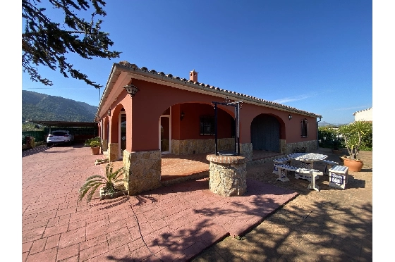 Finca in Pedreguer(Campo) zu verkaufen, Zona de estar 150 m², Baujahr 1980, Zustand gepflegt, Klimaanlage, Terreno 700 m², 4 Schlafzimmer, 2 Badezimmer, Pool, ref.: GC-0322-6