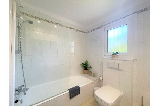 Villa in Denia(Montgo) zur Ferienvermietung, Zona de estar 220 m², Baujahr 1997, Zustand gepflegt, + Zentralheizung, Klimaanlage, Terreno 915 m², 3 Schlafzimmer, 3 Badezimmer, Pool, ref.: T-0422-19