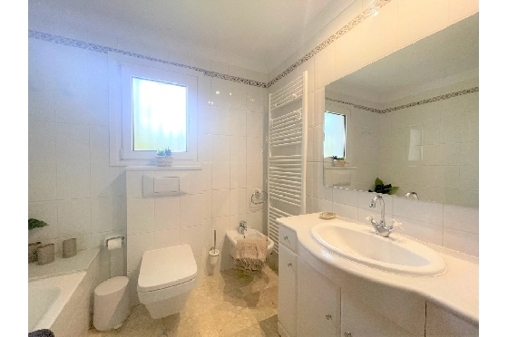 Villa in Denia(Montgo) zur Ferienvermietung, Zona de estar 220 m², Baujahr 1997, Zustand gepflegt, + Zentralheizung, Klimaanlage, Terreno 915 m², 3 Schlafzimmer, 3 Badezimmer, Pool, ref.: T-0422-20