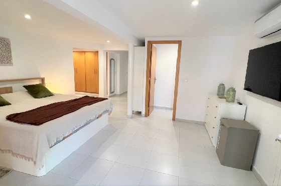 Villa in Denia(Montgo) zur Ferienvermietung, Zona de estar 220 m², Baujahr 1997, Zustand gepflegt, + Zentralheizung, Klimaanlage, Terreno 915 m², 3 Schlafzimmer, 3 Badezimmer, Pool, ref.: T-0422-23