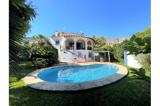 Villa in Denia(Montgo) zur Ferienvermietung, Zona de estar 220 m², Baujahr 1997, Zustand gepflegt, + Zentralheizung, Klimaanlage, Terreno 915 m², 3 Schlafzimmer, 3 Badezimmer, Pool, ref.: T-0422-5