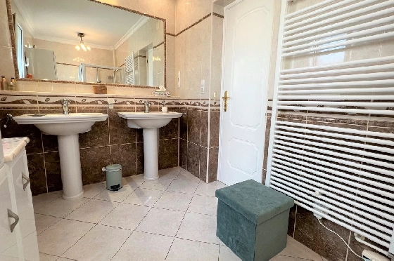 Villa in Denia(Les Galeretes) zur Ferienvermietung, Zona de estar 215 m², Baujahr 1980, Zustand gepflegt, + Zentralheizung, Klimaanlage, Terreno 800 m², 3 Schlafzimmer, 2 Badezimmer, Pool, ref.: T-0822-19