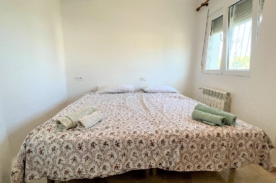Villa in Denia(Les Galeretes) zur Ferienvermietung, Zona de estar 215 m², Baujahr 1980, Zustand gepflegt, + Zentralheizung, Klimaanlage, Terreno 800 m², 3 Schlafzimmer, 2 Badezimmer, Pool, ref.: T-0822-22