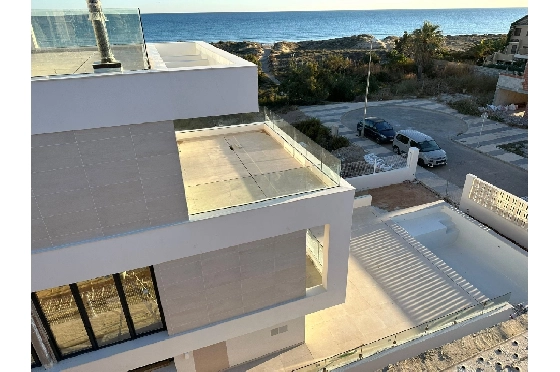 Villa in Oliva zu verkaufen, Zona de estar 173 m², Baujahr 2023, Zustand Erstbezug, + Fussbodenheizung, Klimaanlage, Terreno 350 m², 3 Schlafzimmer, 4 Badezimmer, Pool, ref.: AS-1623-21