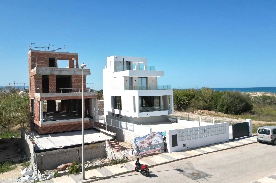 Villa in Oliva zu verkaufen, Zona de estar 173 m², Baujahr 2023, Zustand Erstbezug, + Fussbodenheizung, Klimaanlage, Terreno 350 m², 3 Schlafzimmer, 4 Badezimmer, Pool, ref.: AS-1623-4