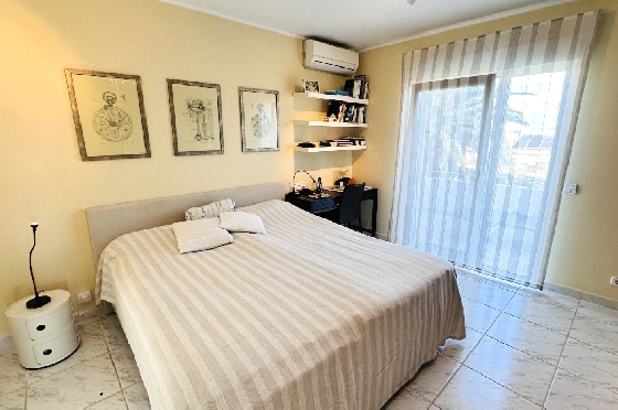 Villa in Denia(Marquesa 6) zu verkaufen, Zona de estar 227 m², Baujahr 1995, Zustand modernisiert, + Zentralheizung, Klimaanlage, Terreno 913 m², 3 Schlafzimmer, 2 Badezimmer, Pool, ref.: AS-2423-31