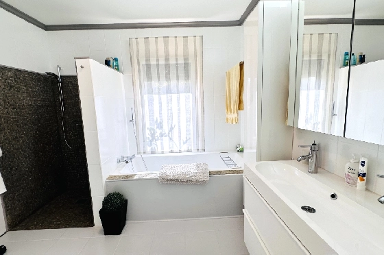 Villa in Denia(Marquesa 6) zu verkaufen, Zona de estar 227 m², Baujahr 1995, Zustand modernisiert, + Zentralheizung, Klimaanlage, Terreno 913 m², 3 Schlafzimmer, 2 Badezimmer, Pool, ref.: AS-2423-32