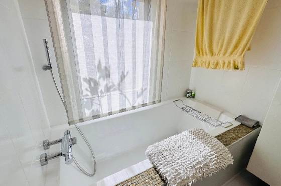 Villa in Denia(Marquesa 6) zu verkaufen, Zona de estar 227 m², Baujahr 1995, Zustand modernisiert, + Zentralheizung, Klimaanlage, Terreno 913 m², 3 Schlafzimmer, 2 Badezimmer, Pool, ref.: AS-2423-33