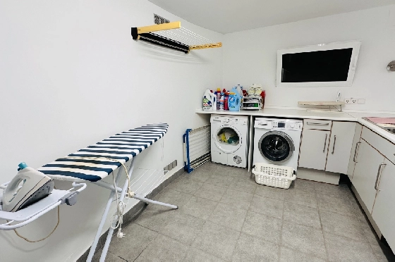 Villa in Denia(Marquesa 6) zu verkaufen, Zona de estar 227 m², Baujahr 1995, Zustand modernisiert, + Zentralheizung, Klimaanlage, Terreno 913 m², 3 Schlafzimmer, 2 Badezimmer, Pool, ref.: AS-2423-54