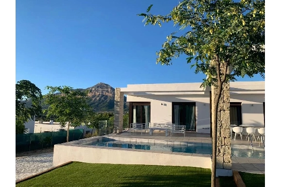 Villa in Javea zu verkaufen, Zona de estar 246 m², Klimaanlage, 5 Schlafzimmer, 4 Badezimmer, Pool, ref.: BS-5060525-27