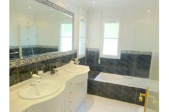 Villa in Javea zu verkaufen, Zona de estar 685 m², Klimaanlage, Terreno 2397 m², 5 Schlafzimmer, 5 Badezimmer, Pool, ref.: BS-3974726-17