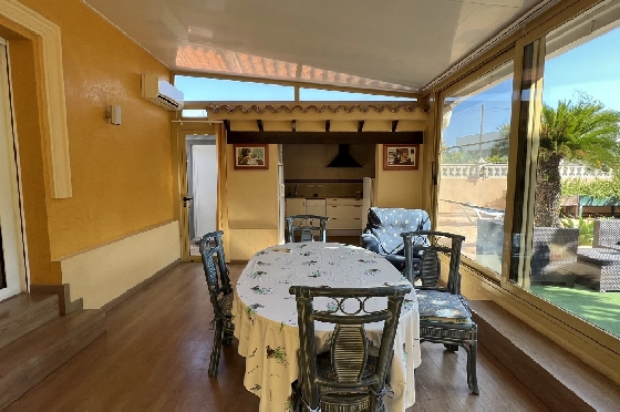 Villa in Denia zu vermieten, Zona de estar 200 m², Zustand gepflegt, + Zentralheizung, Klimaanlage, Terreno 900 m², 3 Schlafzimmer, 2 Badezimmer, Pool, ref.: D-0123-46