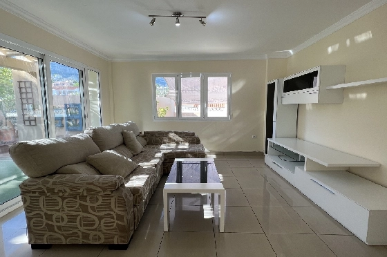 Reihenhaus in Denia zu vermieten, Zona de estar 130 m², Zustand gepflegt, + KLIMA, Klimaanlage, Terreno 160 m², 4 Schlafzimmer, 3 Badezimmer, Pool, ref.: D-0223-21