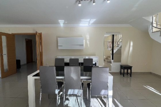 Reihenhaus in Denia zu vermieten, Zona de estar 130 m², Zustand gepflegt, + KLIMA, Klimaanlage, Terreno 160 m², 4 Schlafzimmer, 3 Badezimmer, Pool, ref.: D-0223-23