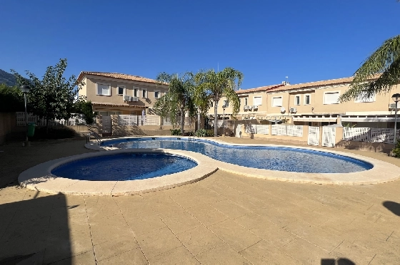 Reihenhaus in Denia zu vermieten, Zona de estar 130 m², Zustand gepflegt, + KLIMA, Klimaanlage, Terreno 160 m², 4 Schlafzimmer, 3 Badezimmer, Pool, ref.: D-0223-3