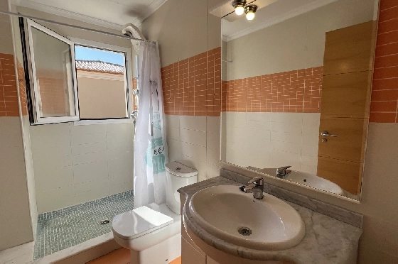 Reihenhaus in Denia zu vermieten, Zona de estar 130 m², Zustand gepflegt, + KLIMA, Klimaanlage, Terreno 160 m², 4 Schlafzimmer, 3 Badezimmer, Pool, ref.: D-0223-41