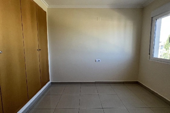 Reihenhaus in Denia zu vermieten, Zona de estar 130 m², Zustand gepflegt, + KLIMA, Klimaanlage, Terreno 160 m², 4 Schlafzimmer, 3 Badezimmer, Pool, ref.: D-0223-42