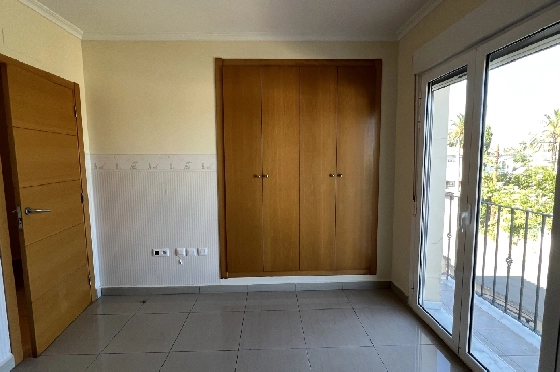 Reihenhaus in Denia zu vermieten, Zona de estar 130 m², Zustand gepflegt, + KLIMA, Klimaanlage, Terreno 160 m², 4 Schlafzimmer, 3 Badezimmer, Pool, ref.: D-0223-43
