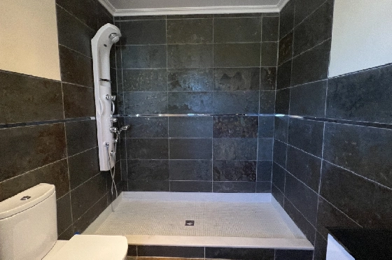 Reihenhaus in Denia zu vermieten, Zona de estar 130 m², Zustand gepflegt, + KLIMA, Klimaanlage, Terreno 160 m², 4 Schlafzimmer, 3 Badezimmer, Pool, ref.: D-0223-57