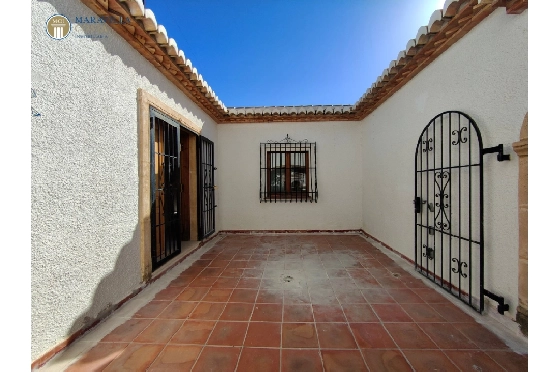 Villa in Javea zu verkaufen, Zona de estar 176 m², Baujahr 1980, Klimaanlage, Terreno 1606 m², 3 Schlafzimmer, 3 Badezimmer, Pool, ref.: MV-M-2510-21