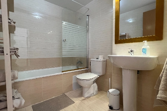 Apartment in Denia zur Ferienvermietung, Zona de estar 86 m², Baujahr 2006, Zustand modernisiert, + Zentralheizung, Klimaanlage, Terreno 46 m², 2 Schlafzimmer, 2 Badezimmer, Pool, ref.: T-0324-13
