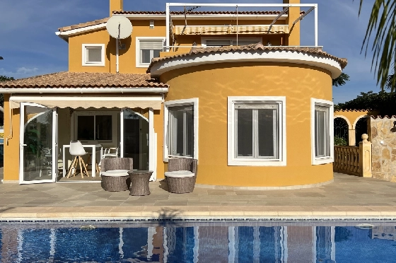 Villa in Gata de Gorgos(Monte Pedreguer) zur Ferienvermietung, Zona de estar 180 m², Baujahr 2006, + Ofen, Klimaanlage, Terreno 600 m², 3 Schlafzimmer, 3 Badezimmer, Pool, ref.: T-0624-2