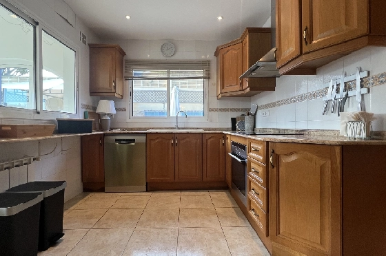 Villa in Gata de Gorgos(Monte Pedreguer) zur Ferienvermietung, Zona de estar 180 m², Baujahr 2006, + Ofen, Klimaanlage, Terreno 600 m², 3 Schlafzimmer, 3 Badezimmer, Pool, ref.: T-0624-25