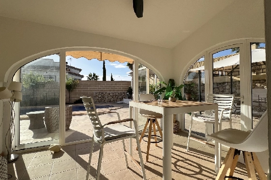 Villa in Gata de Gorgos(Monte Pedreguer) zur Ferienvermietung, Zona de estar 180 m², Baujahr 2006, + Ofen, Klimaanlage, Terreno 600 m², 3 Schlafzimmer, 3 Badezimmer, Pool, ref.: T-0624-27
